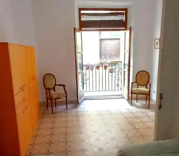 Huge In Tarragona-old Town *